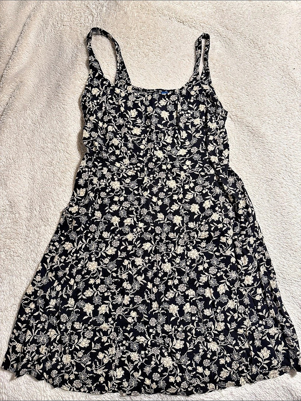 Old Navy Floral Mini Dress in Black & White Size Medium Like New